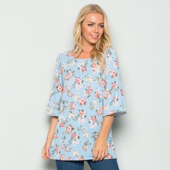 Summer knitted top with floral prints. - Picture 1 of 10